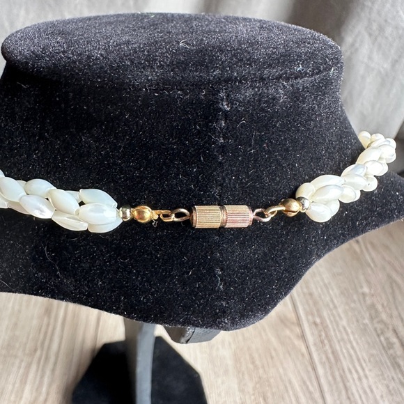 22” 3-Strand Freshwater/Rice/Seed Pearls and Coral Necklace, Vintage 1980’s - Picture 8 of 8